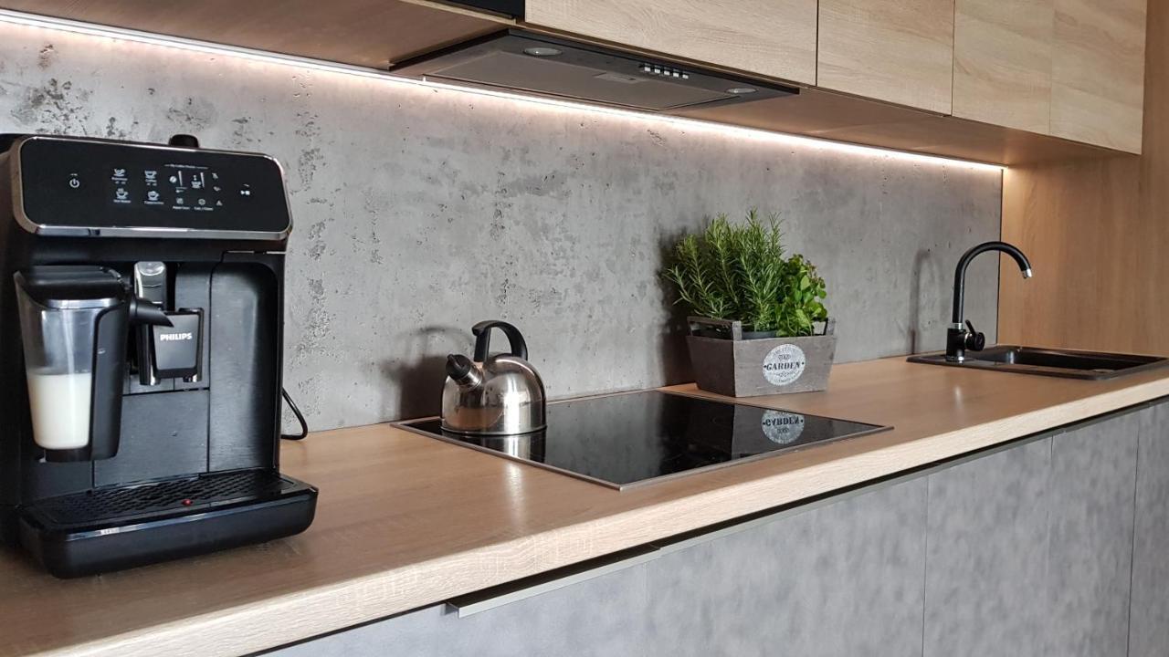 Apartament Julia Apartment เลสโก ภายนอก รูปภาพ