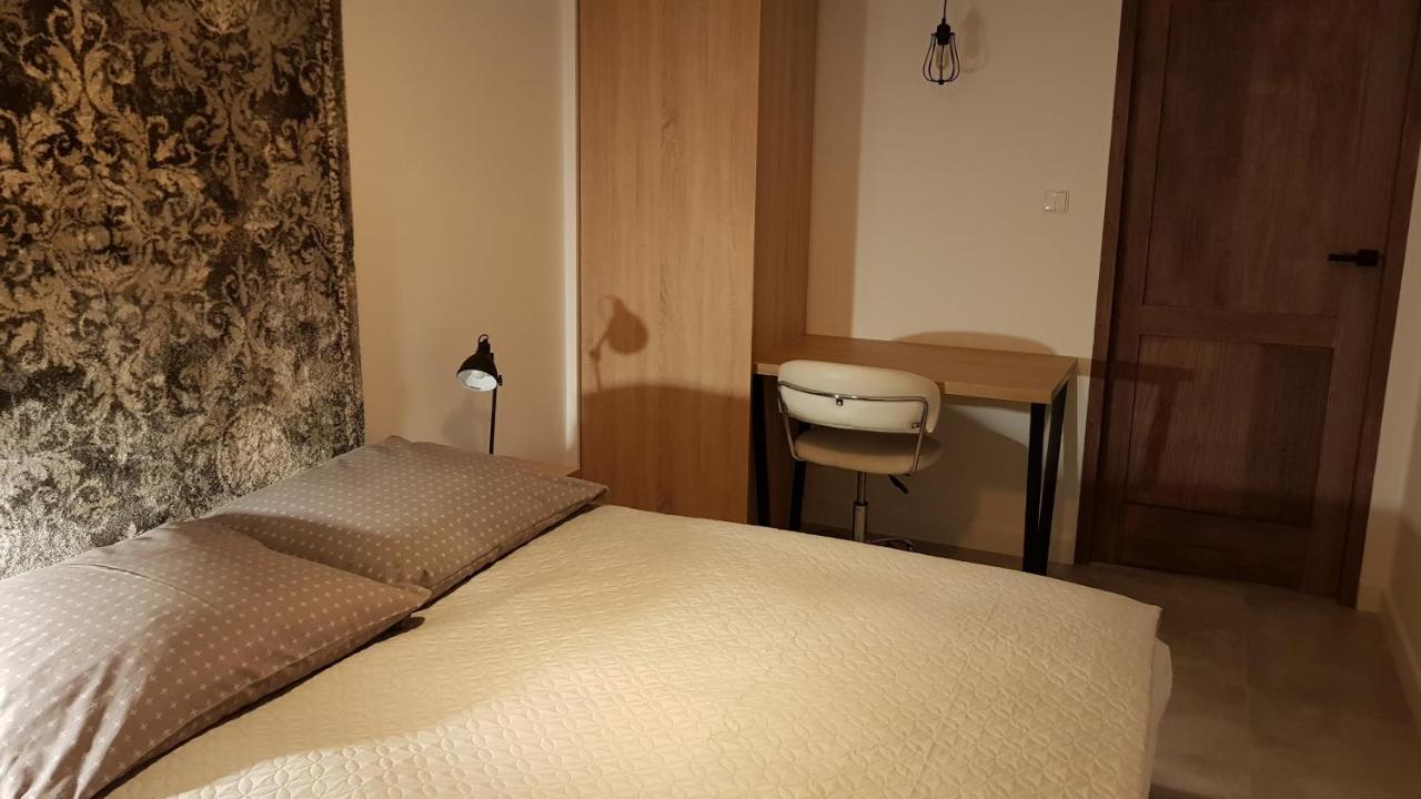 Apartament Julia Apartment เลสโก ภายนอก รูปภาพ